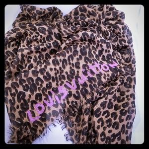 Louis Vuitton Leopard Print Pashmina